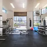 Longbeach Luxe, Surfers Paradise